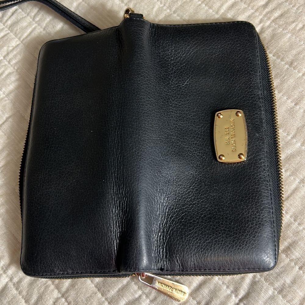 Michael Kors Black Leather Clutch Wallet - Picture 7 of 12
